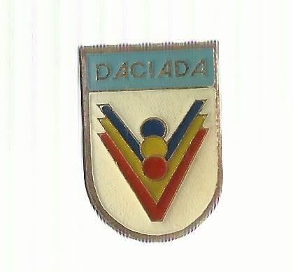 Fotografie: Insignă „Daciada”, R.S.R., varianta mare (24 mm)