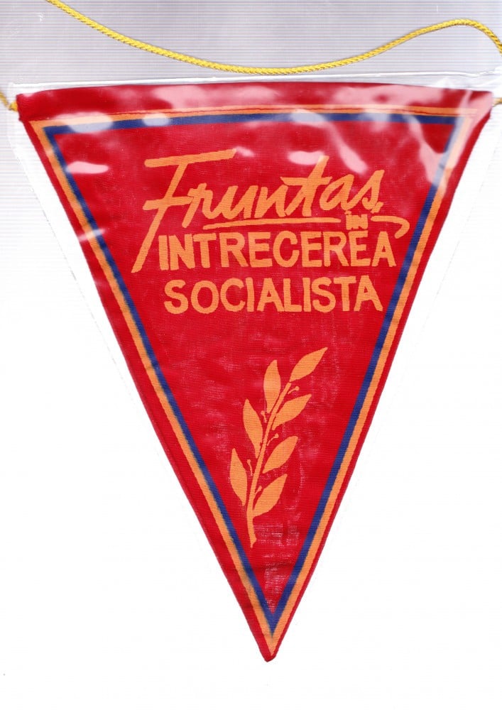 Fotografie: Fanion „În întrecerea socialistă”