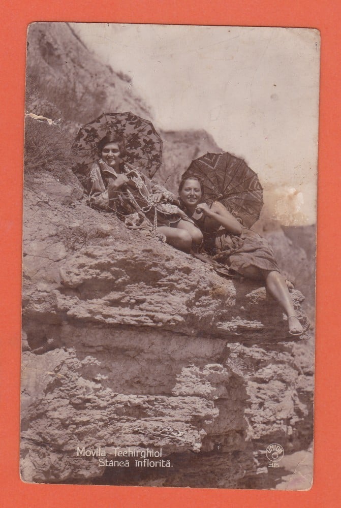 Fotografie: Ilustrată „Movila — Techirghiol, stâncă înflorită”, circulată în 1929
