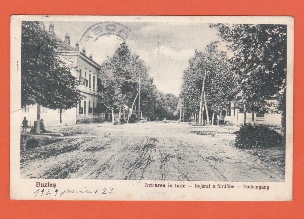 Fotografie: Ilustrată „Buziaș — intrarea în baie”, circulată în 1920