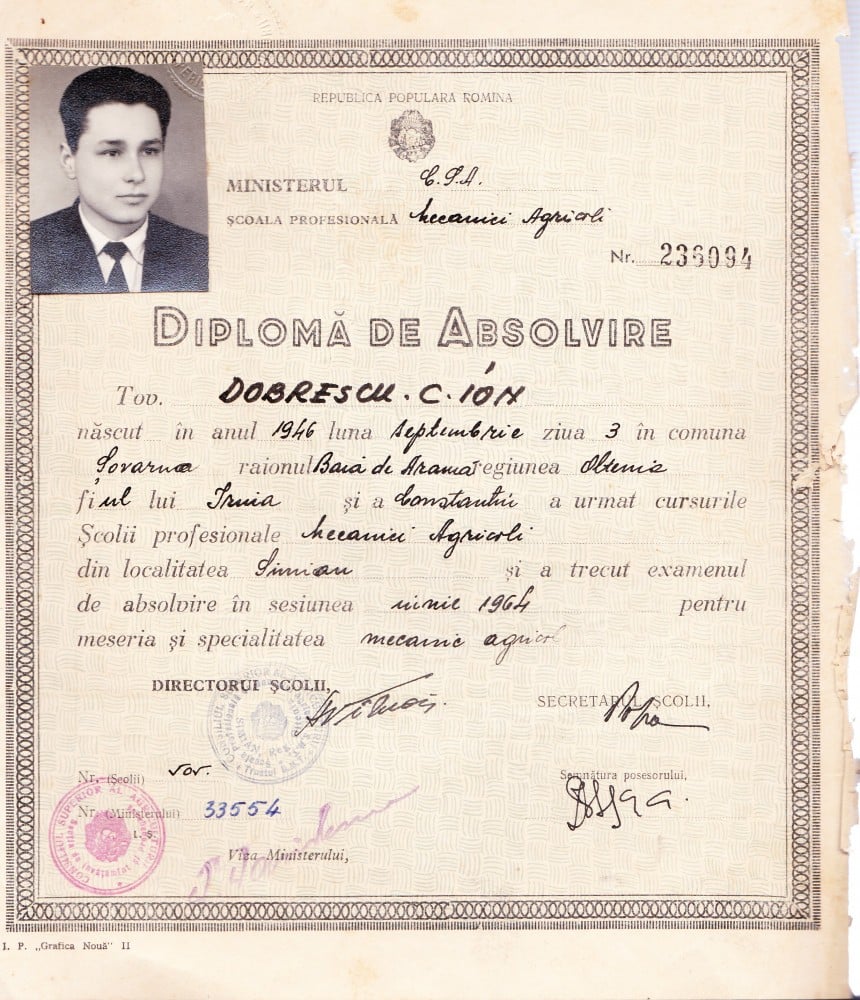 Fotografie: Diplomă de absolvire a Școlii Profesionale de Mecanici Agricoli, 1964