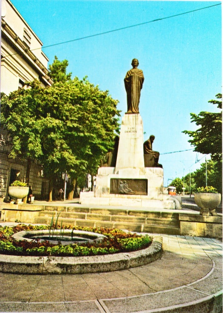 Fotografie: Vedere „Statuia lui Eminescu, Iași”, necirculată