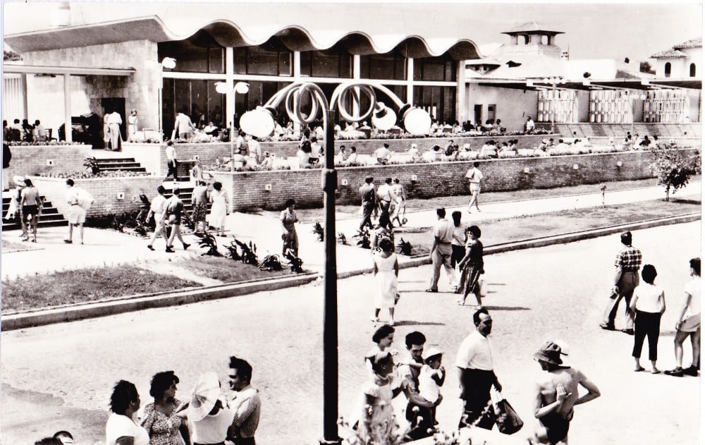Fotografie: Vedere „Mamaia — Complexul Albatros”, 1968, circulată