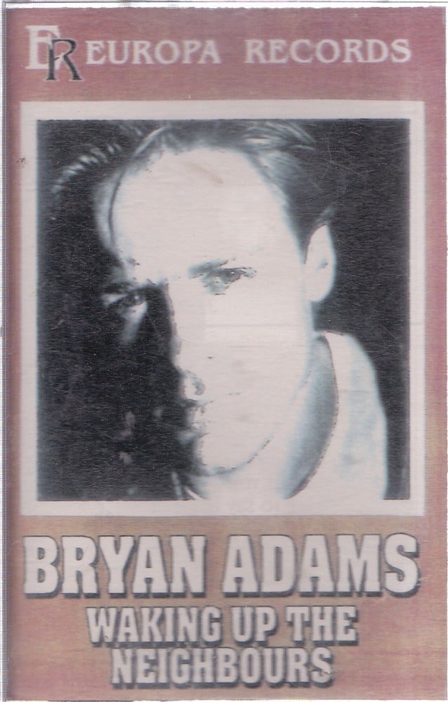 Fotografie: Casetă audio Bryan Adams — Waking Up the Neighbours