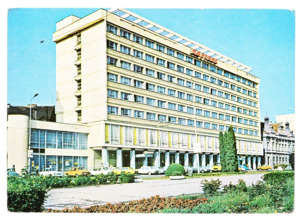 Fotografie: Ilustrată „Brașov — Hotelul Capitol”, 1981, circulată