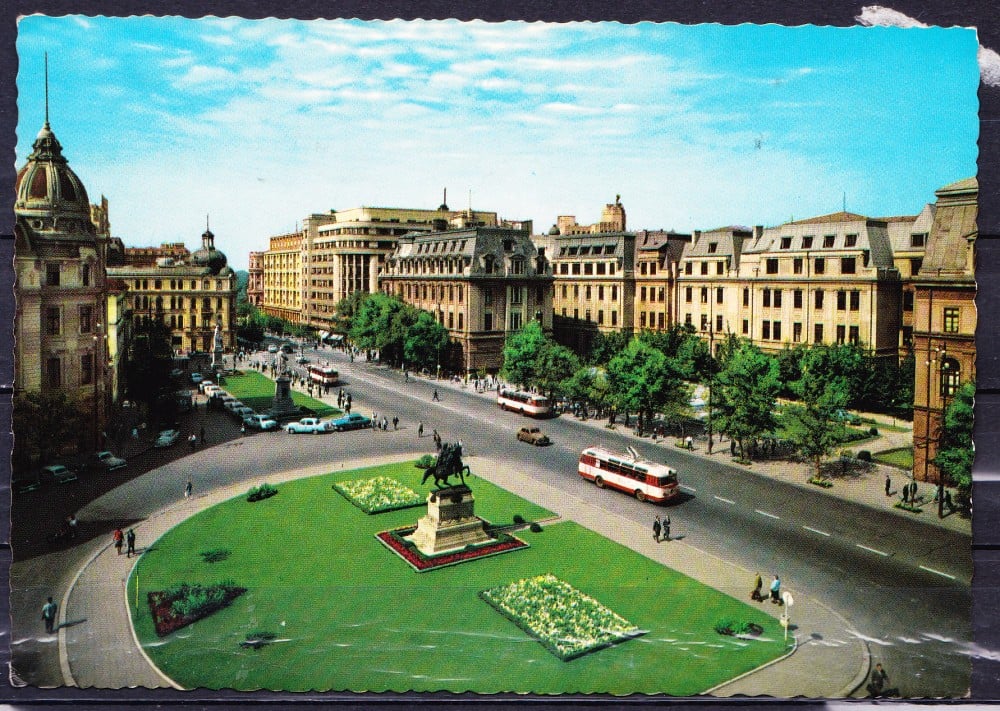 Fotografie: Ilustrată „București — Piața Universității”, 1972, circulată