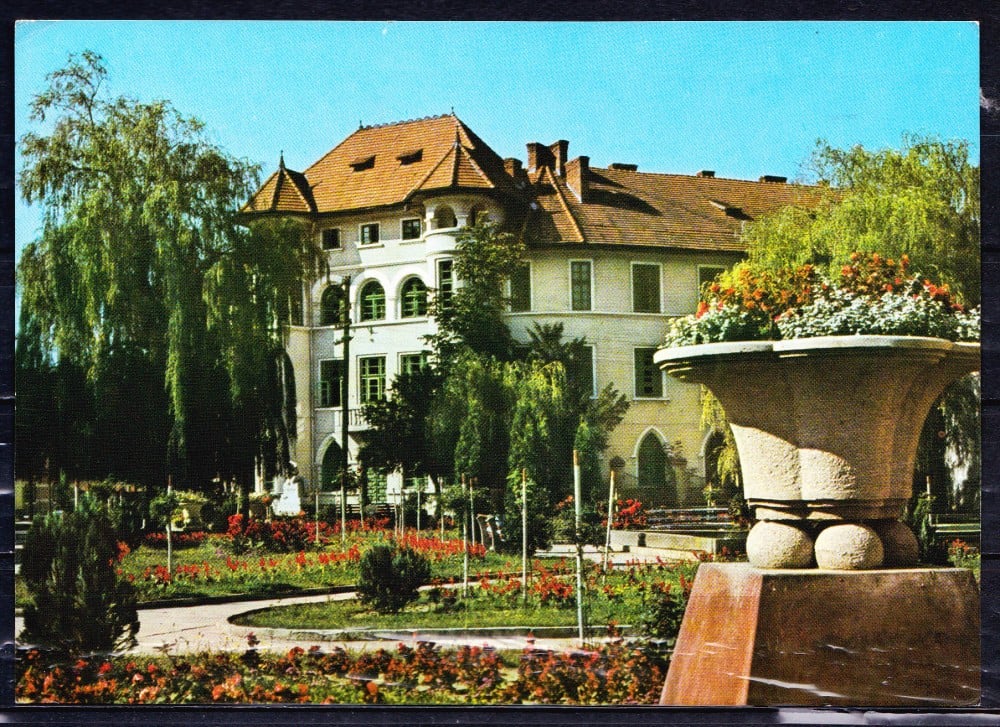 Fotografie: Ilustrată „Caransebeș — Liceul nr. 1”, 1971, circulată