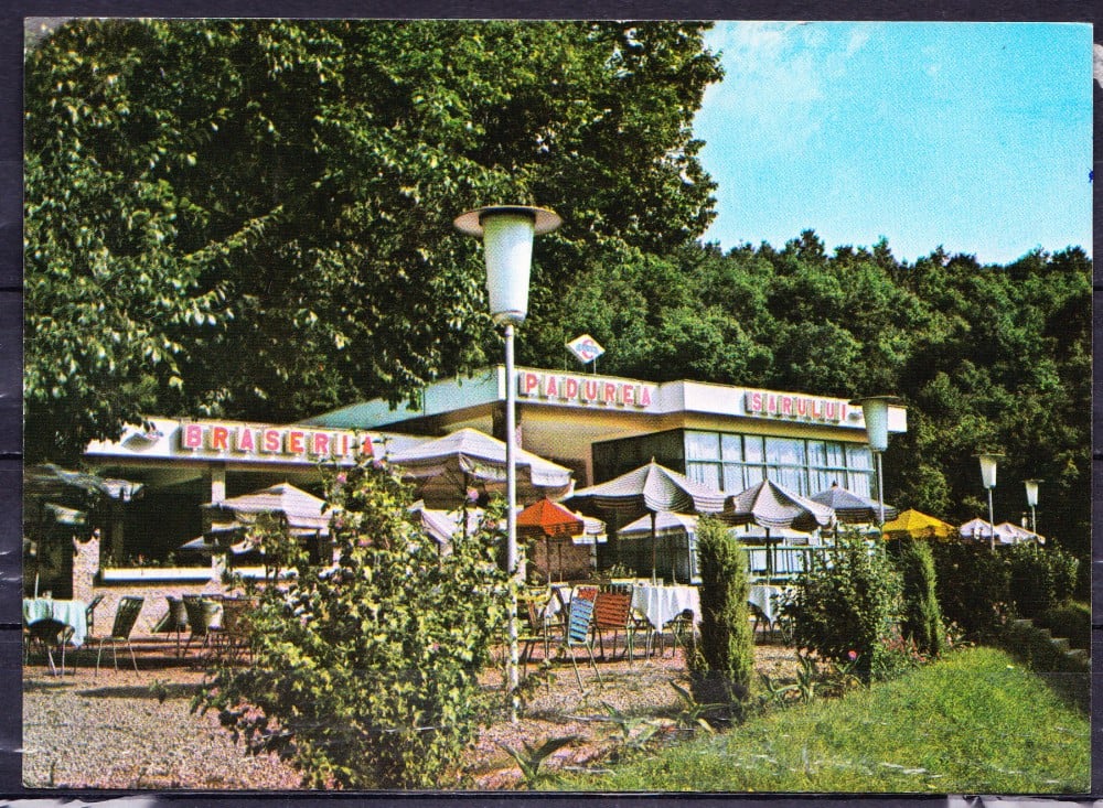 Fotografie: Ilustrată „Slatina — Braseria Pădurea Sarului”, 1974, circulată