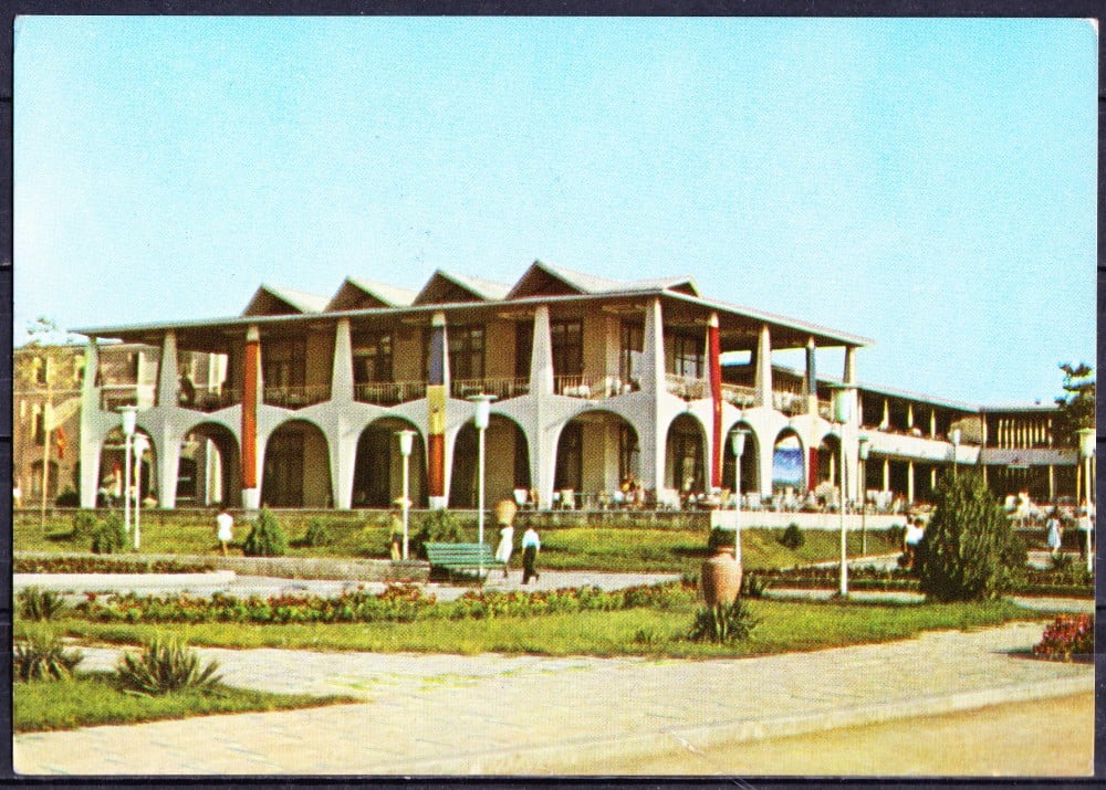 Fotografie: Ilustrată „Mangalia — restaurant”, 1969, circulată