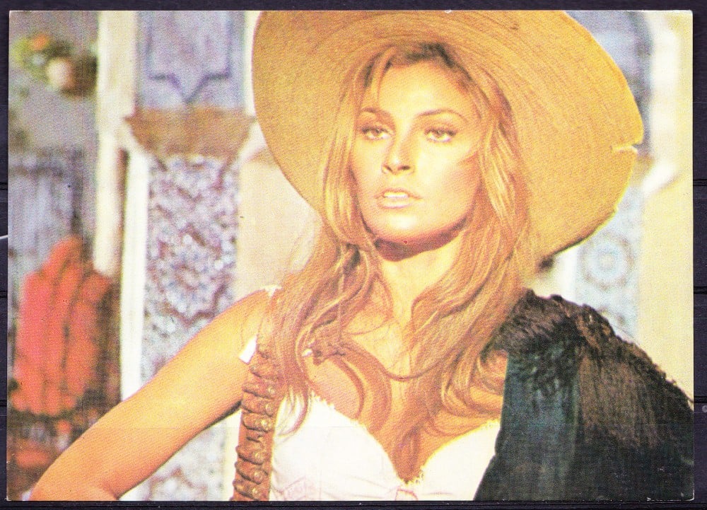 Fotografie: Ilustrată cu Raquel Welch în filmul „100 de carabine”, necirculată