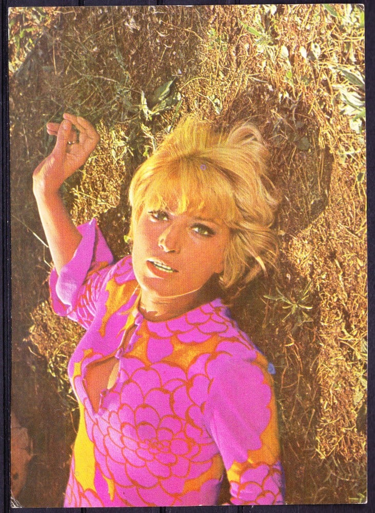 Fotografie: Ilustrată cu Monica Vitti, necirculată (II)