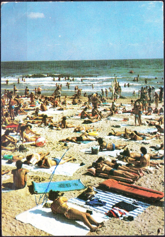 Fotografie: Ilustrată „Eforie Nord — la plajă”, 1983, circulată