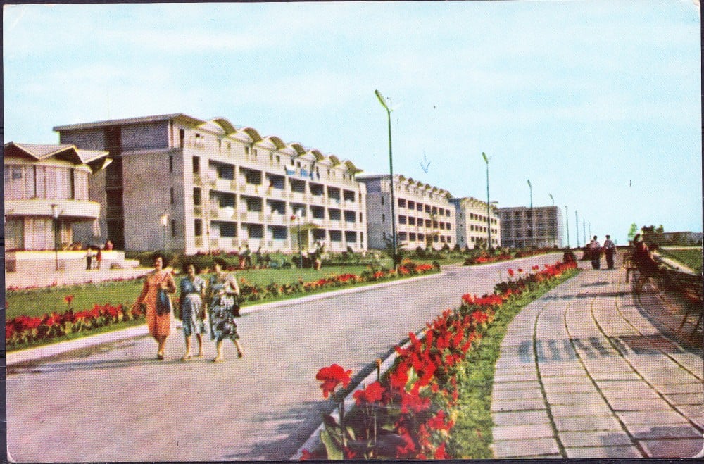 Fotografie: Ilustrată „Mangalia — pe faleză”, circulată (II)