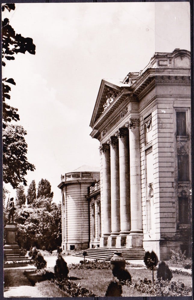 Fotografie: Ilustrată „București — Facultatea de Medicină”, 1965, circulată