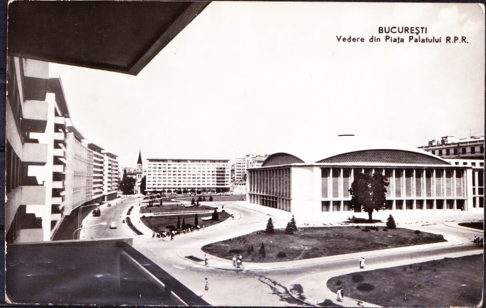 Fotografie: Ilustrată „București — vedere din Piața Palatului R.P.R.”, circulată