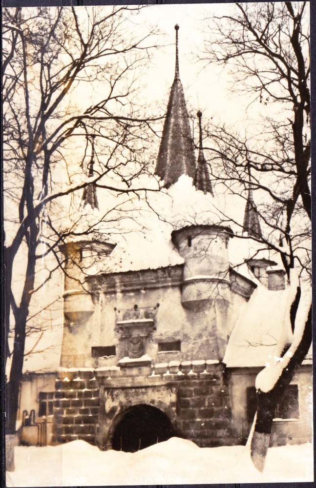 Fotografie: Ilustrată „Brașov — Poarta Ecaterinei (sec. XVI)”, 1973, circulată