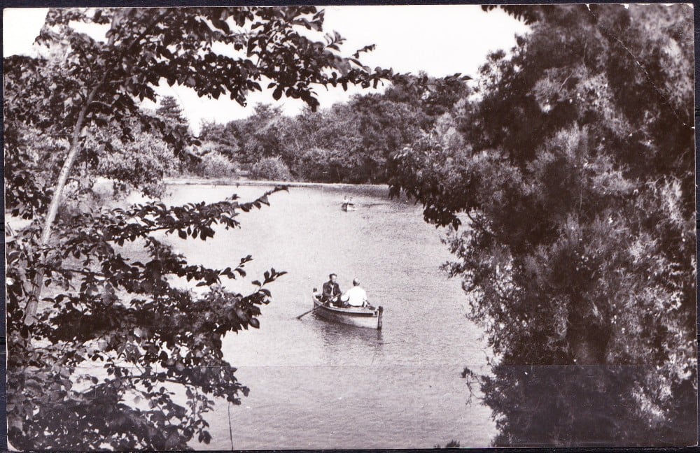 Fotografie: Ilustrată „Buzău — Lacul din Crâng”, 1963, circulată