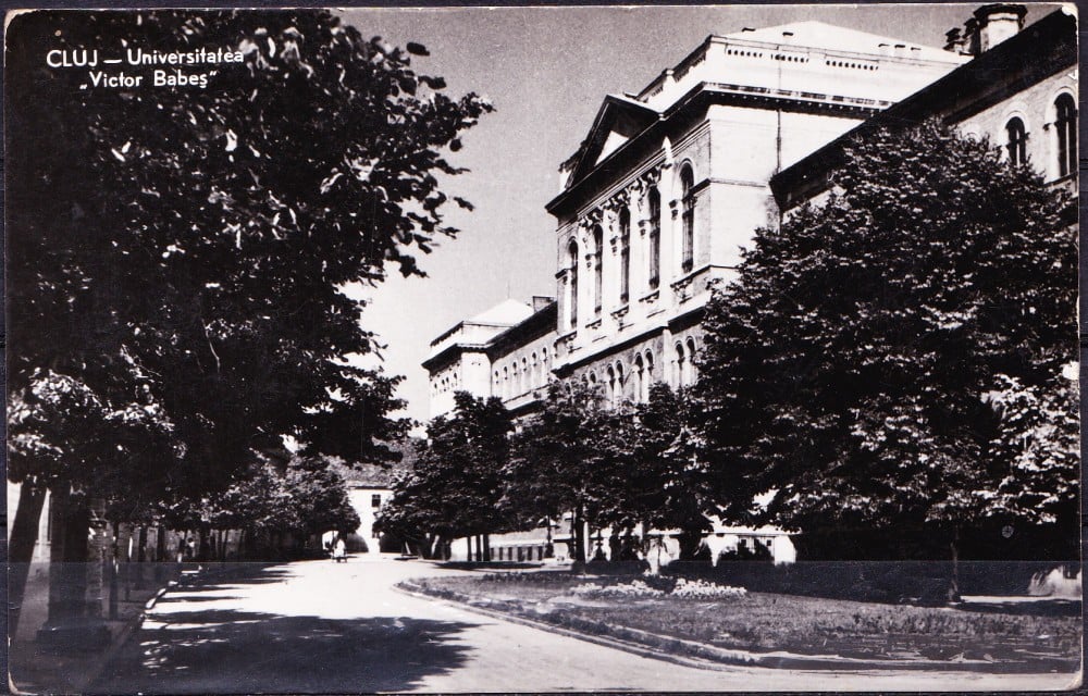 Fotografie: Ilustrată „Cluj — Universitatea Victor Babeș”, necirculată
