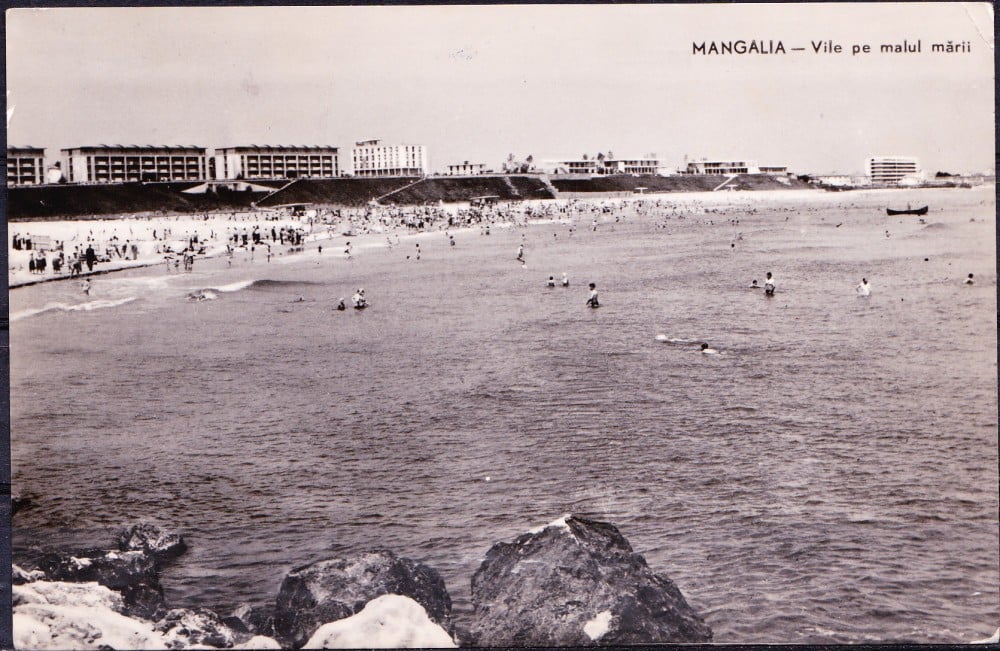Fotografie: Ilustrată „Mangalia — vile pe malul mării”, circulată