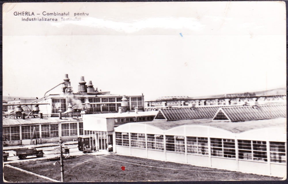 Fotografie: Ilustrată „Gherla — Combinatul pentru industrializarea lemnului”, circulată