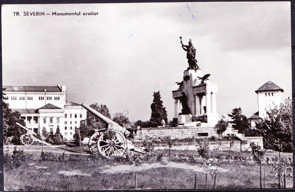 Fotografie: Ilustrată „Turnu Severin — Monumentul Eroilor”, circulată
