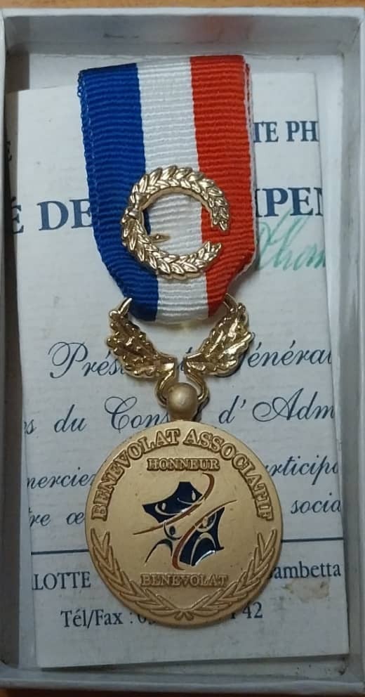 Fotografie: Medalie Franța „Mérite philanthropique”, cu cutie și certificat