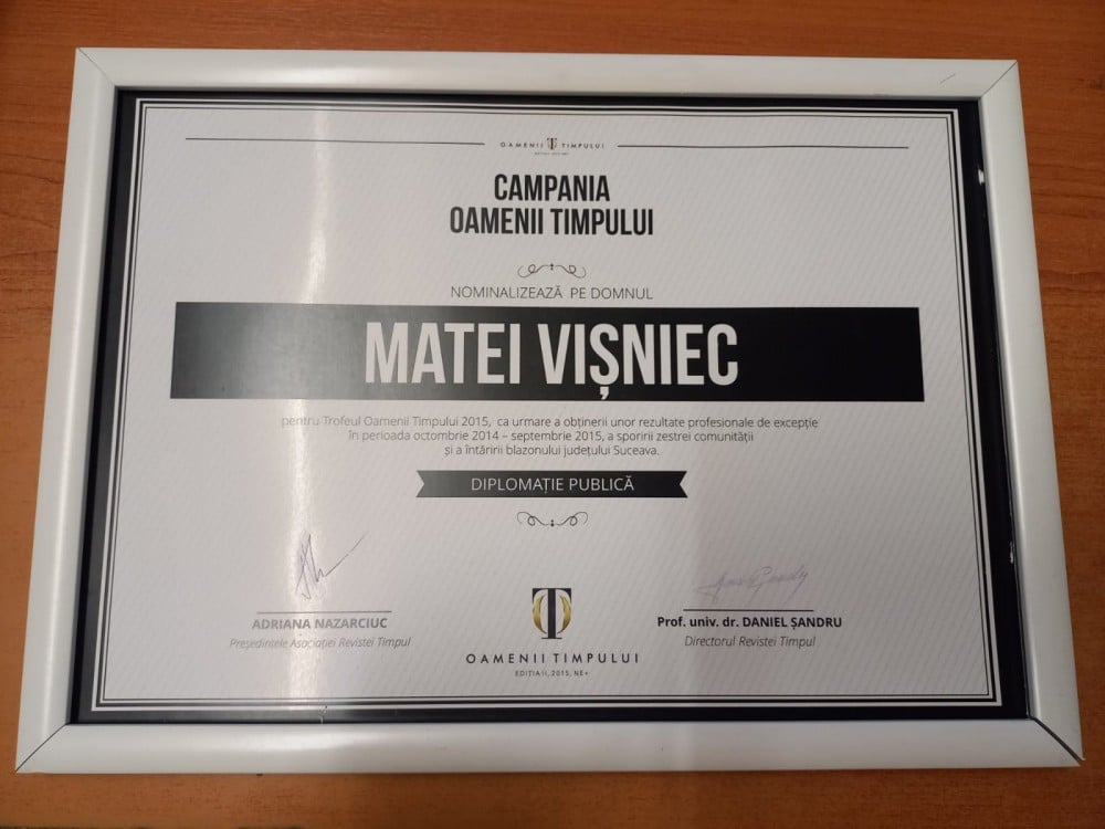 Fotografie: Diplomă „Trofeul Oamenii Timpului 2014–2015” pentru Matei Vișniec