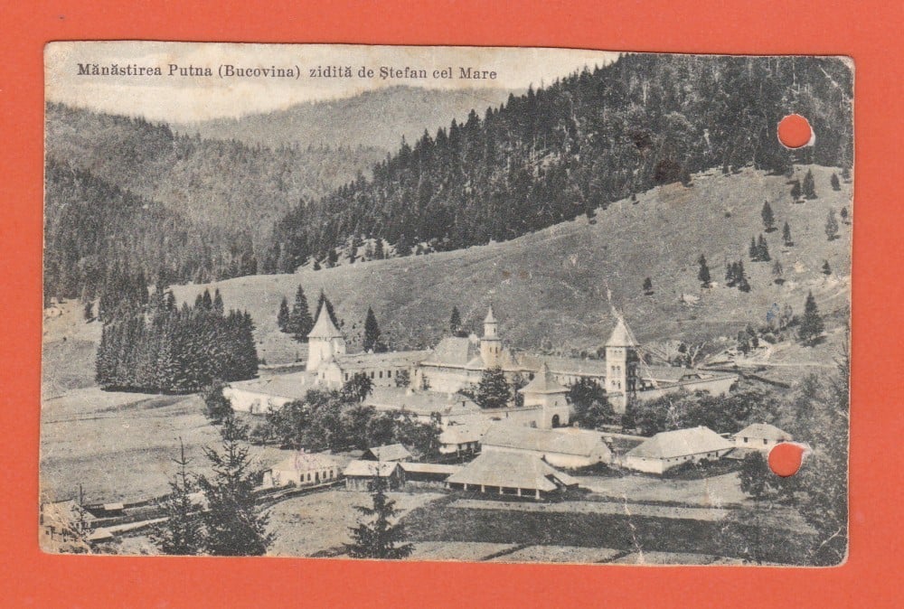 Fotografie: Carte poștală „Mănăstirea Putna, zidită de Ștefan cel Mare”, 1933