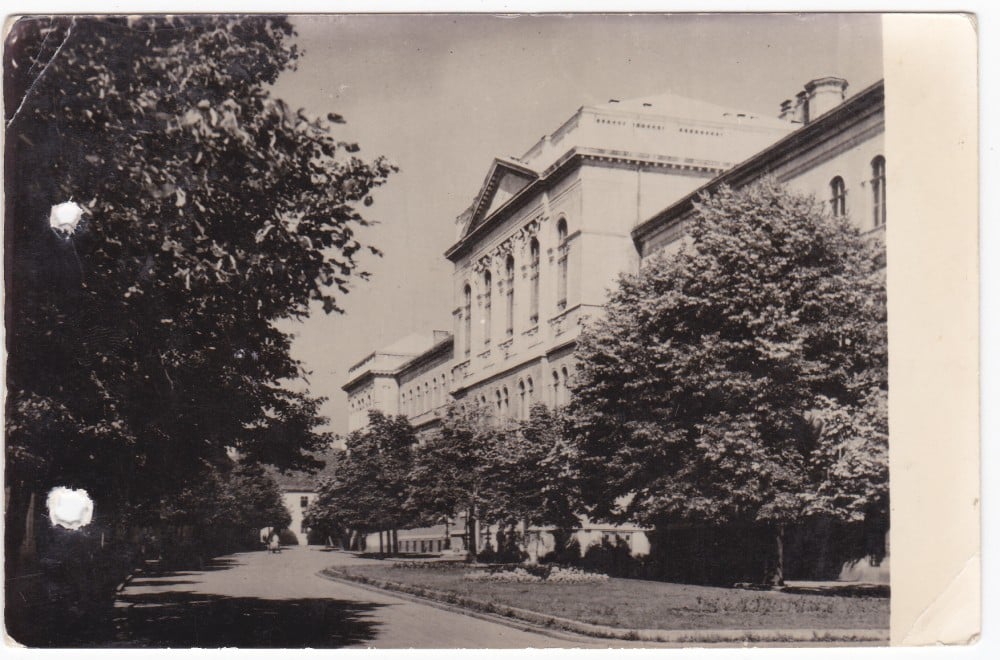 Fotografie: Ilustrată „Cluj — Universitatea Victor Babeș”, 1957 (II)