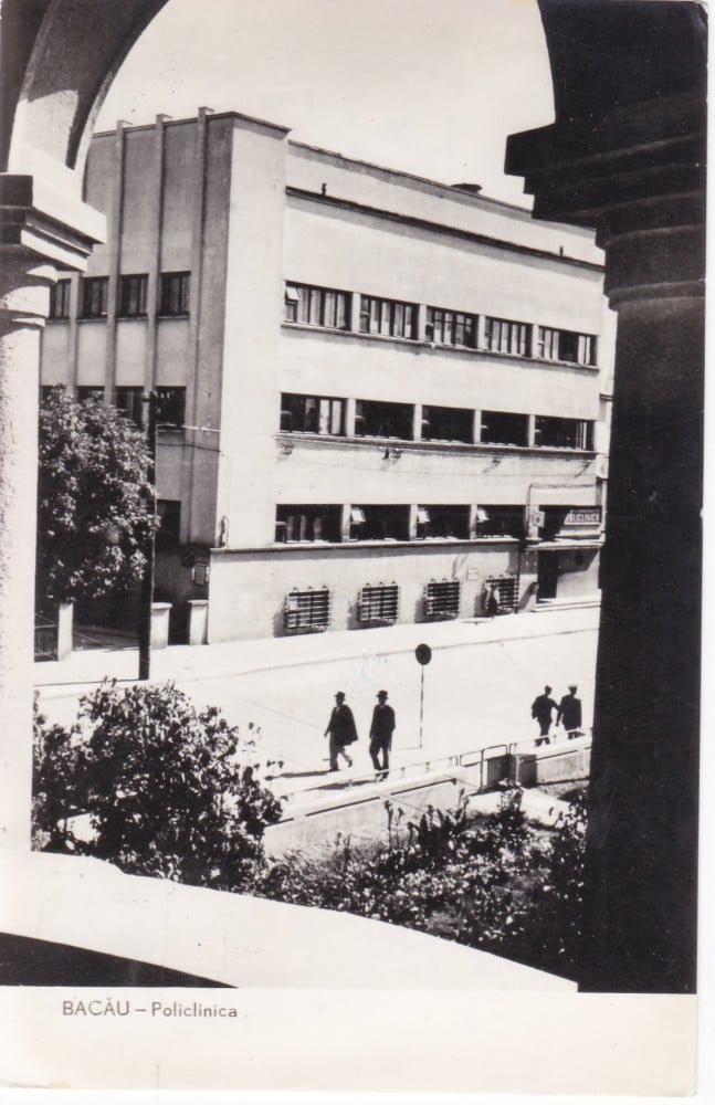Fotografie: Ilustrată „Bacău — Policlinica”, 1961