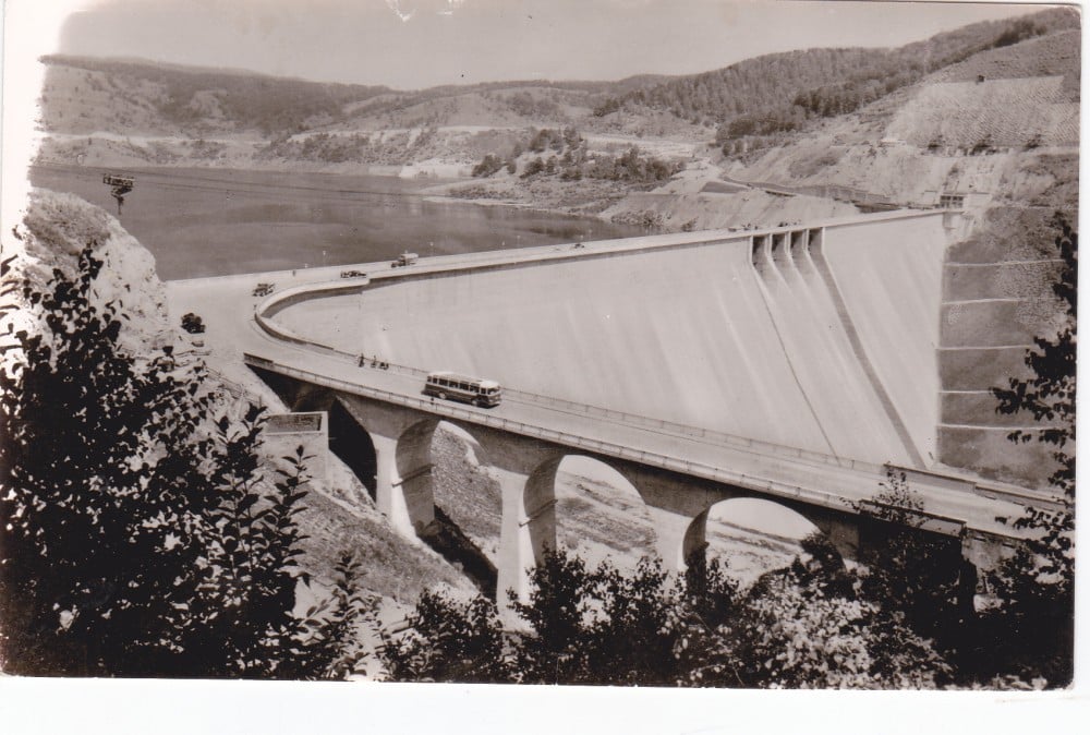 Fotografie: Ilustrată „Bicaz — Barajul hidrocentralei V.I. Lenin”, 1964