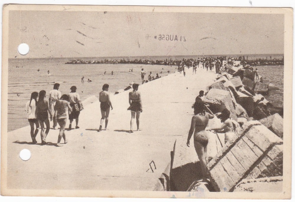 Fotografie: Ilustrată „Constanța — Plaja Modern”, 1956