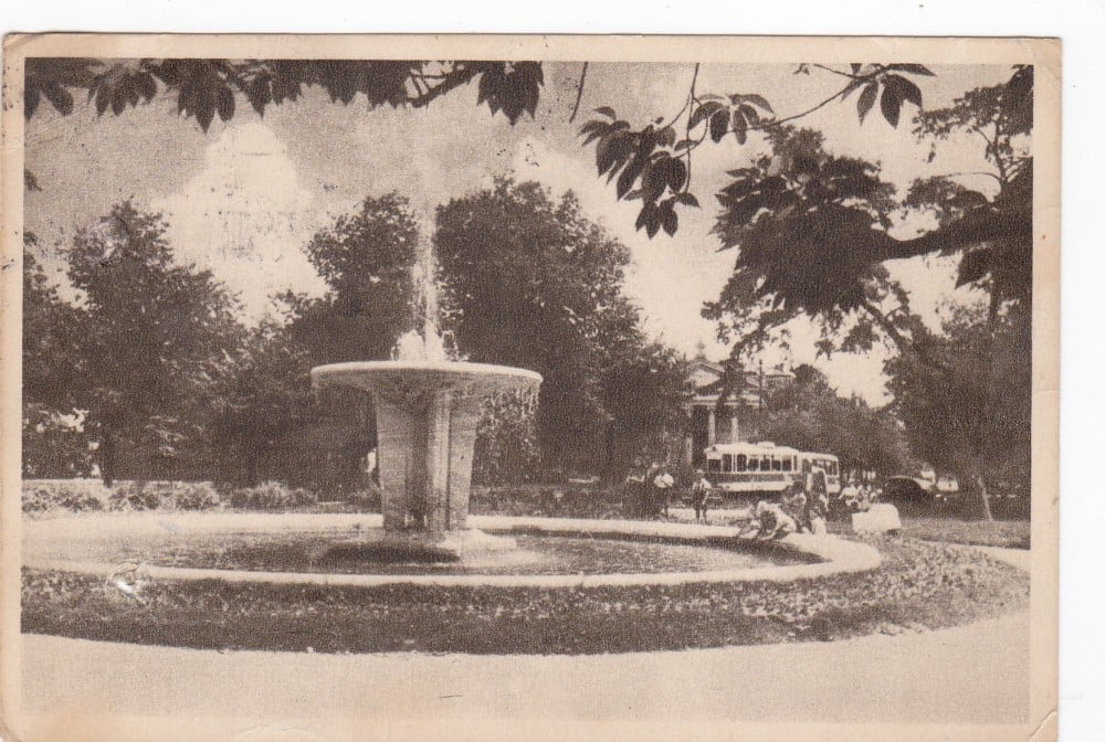 Fotografie: Ilustrată „București — Bulevardul Republicii”, 1957