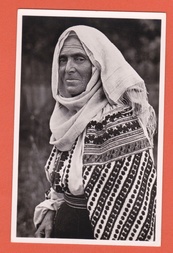 Fotografie: Ilustrată „România — femeie din Muntenia”