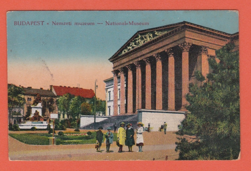 Fotografie: Carte poștală „Budapest — National Museum”, animată, scrisă dar necirculată