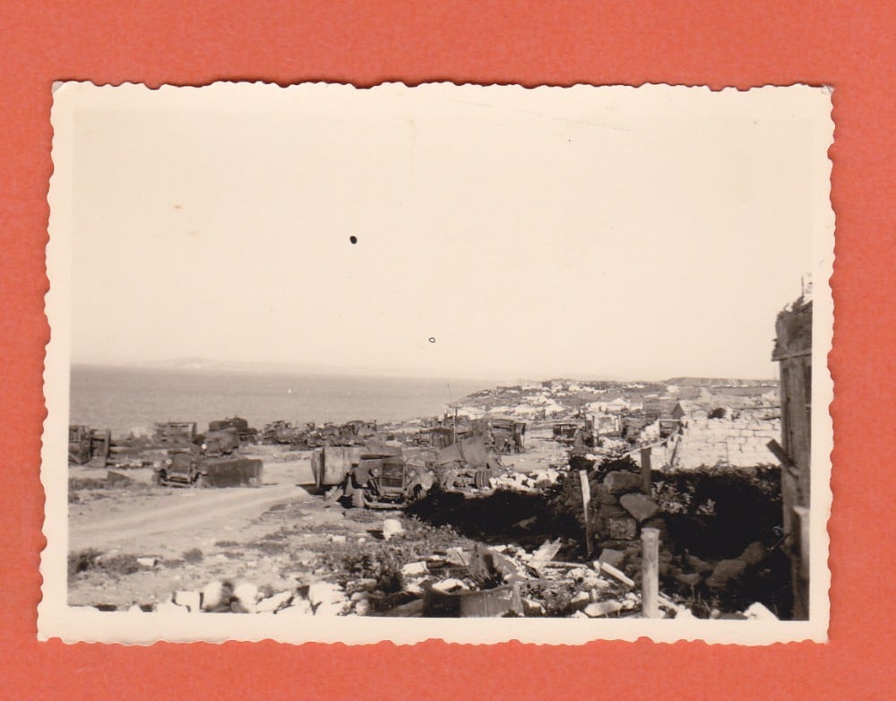 Fotografie: Fotografie Kerci, 1942, după luptă, 85 × 60 mm