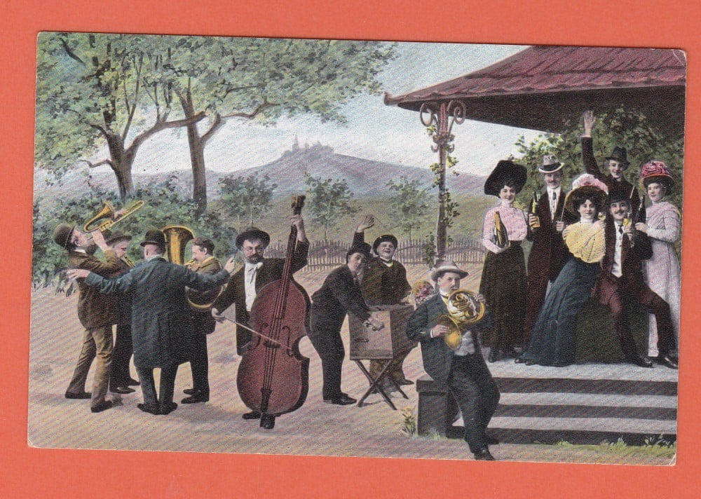 Fotografie: Carte poștală cu o formație de muzică de sărbătoare, animată, necirculată