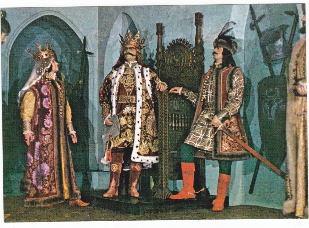 Fotografie: Carte poștală „Sala Tronului — Ștefan cel Mare, Maria Voichița și Bogdan al III-lea”, necirculată