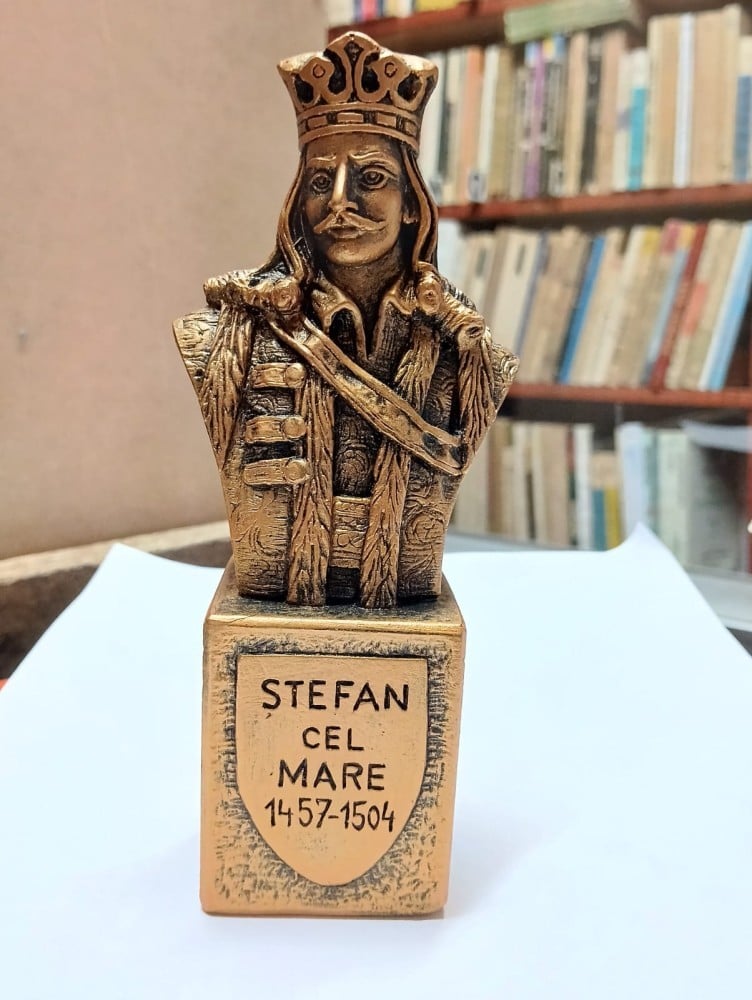 Statuetă „Ștefan cel Mare”, autor Petru Maxim, 14,5 cm