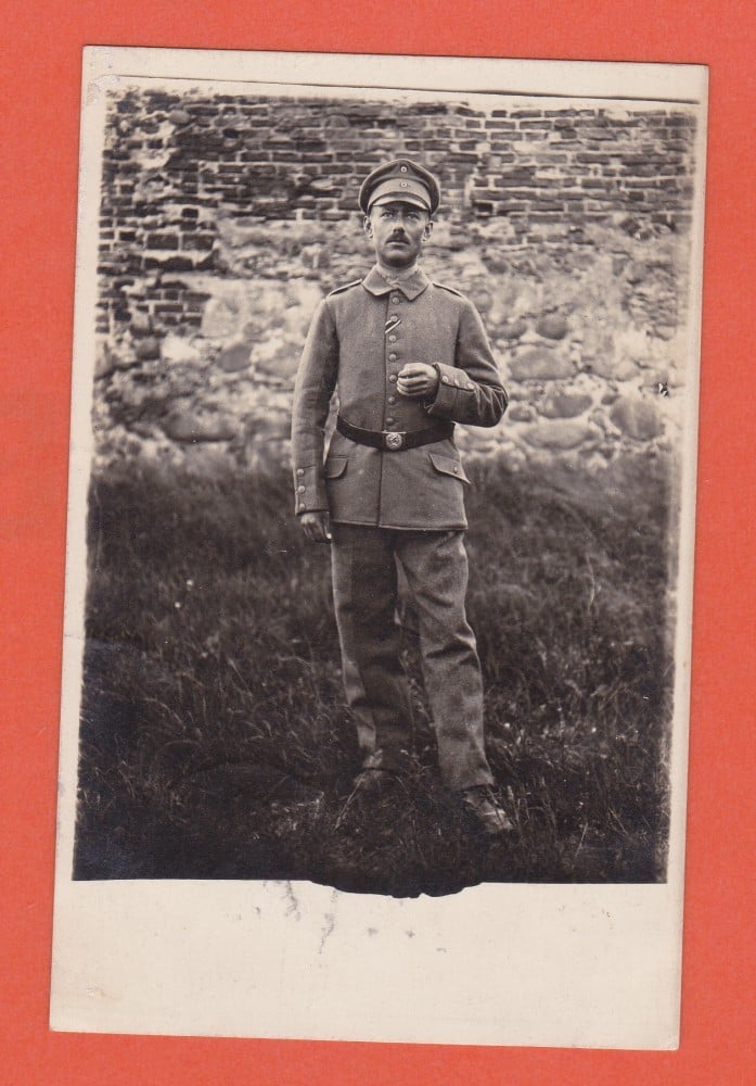 Fotografie: Ilustrată-fotografie cu un militar, 1917, circulată, ștampile militare speciale