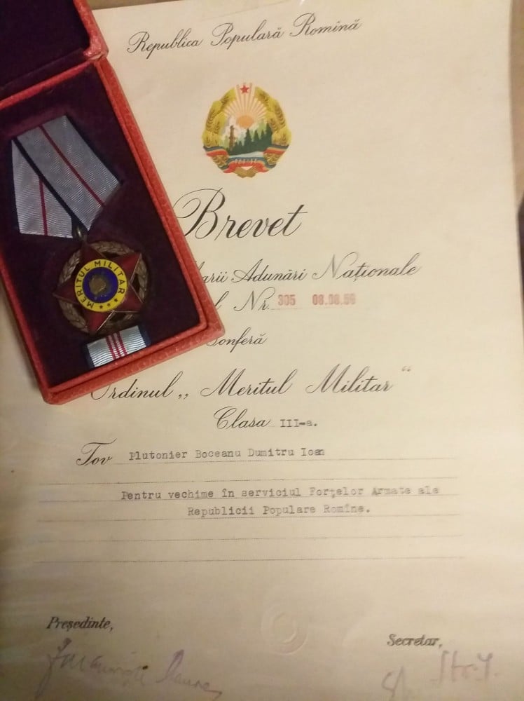 Fotografie: Ordinul „Meritul Militar”, clasa a III-a, R.P.R., 1959, cu cutie, baretă și brevet
