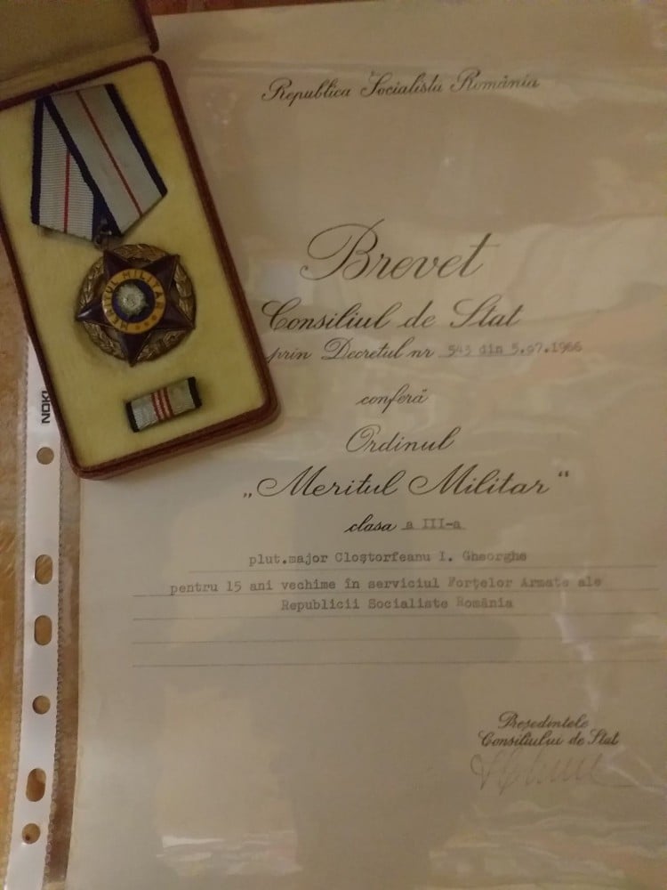 Fotografie: Ordinul „Meritul Militar”, clasa a III-a, R.S.R., 1966, cu cutie, baretă și brevet
