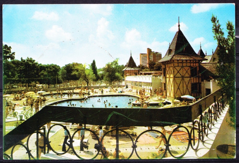 Fotografie: Ilustrată „Oradea — Băile Felix, ștrandul Apollo”, 1977, circulată