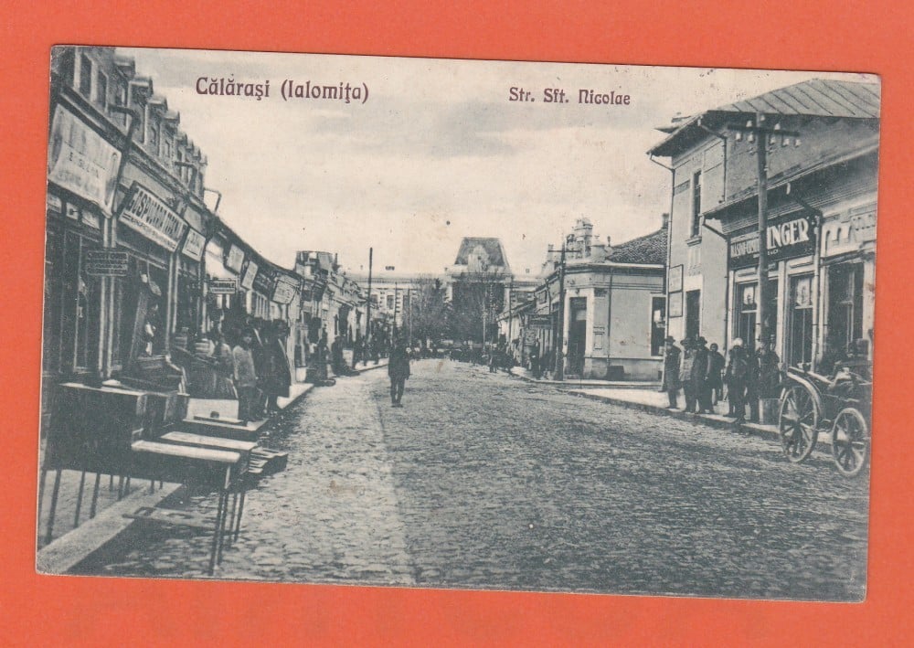 Fotografie: Ilustrată „Călărași (Ialomița) — Strada Sfântul Nicolae”, 1927, animată, circulată spre Arad