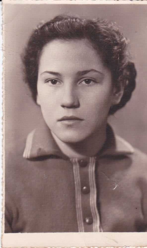 Fotografie: Fotografie cu o tânără doamnă, R.P.R., 1962, 1962
