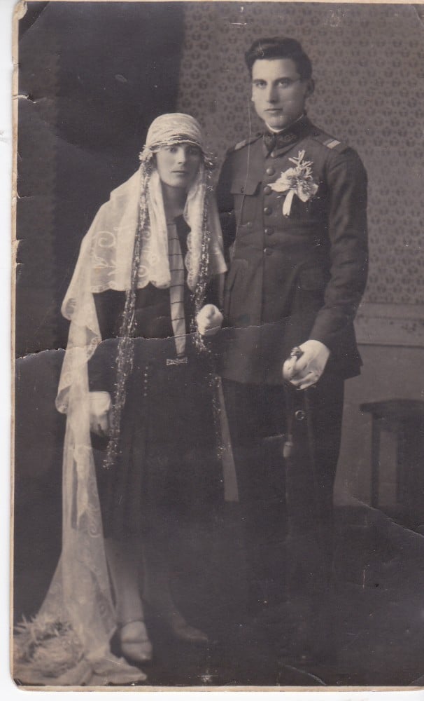 Fotografie: Fotografie interbelică, Dorohoi — sergent major în ținută de paradă