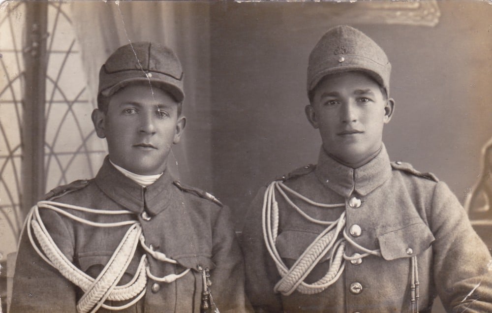 Fotografie: Fotografie interbelică cu doi sergenți de jandarmi, 1925, 1925