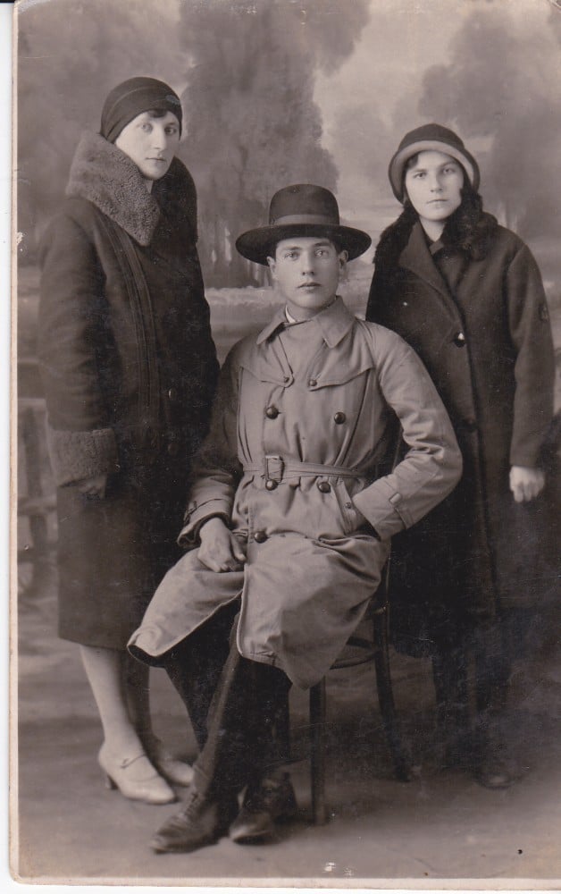 Fotografie: Fotografie de familie, perioada interbelică (II)