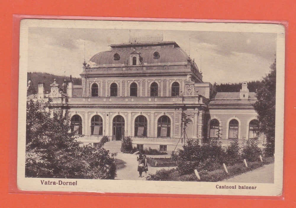 Fotografie: Vedere „Vatra Dornei — Cazinoul balnear”, circulată în 1935