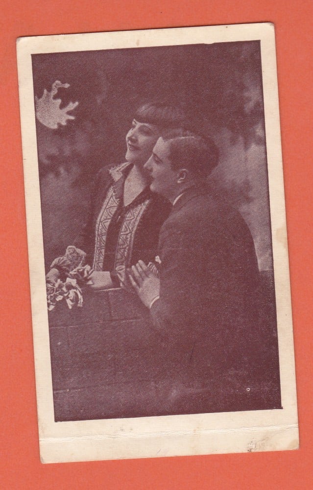 Fotografie: Carte poștală-fotografie cu tineri îndrăgostiți, 1934